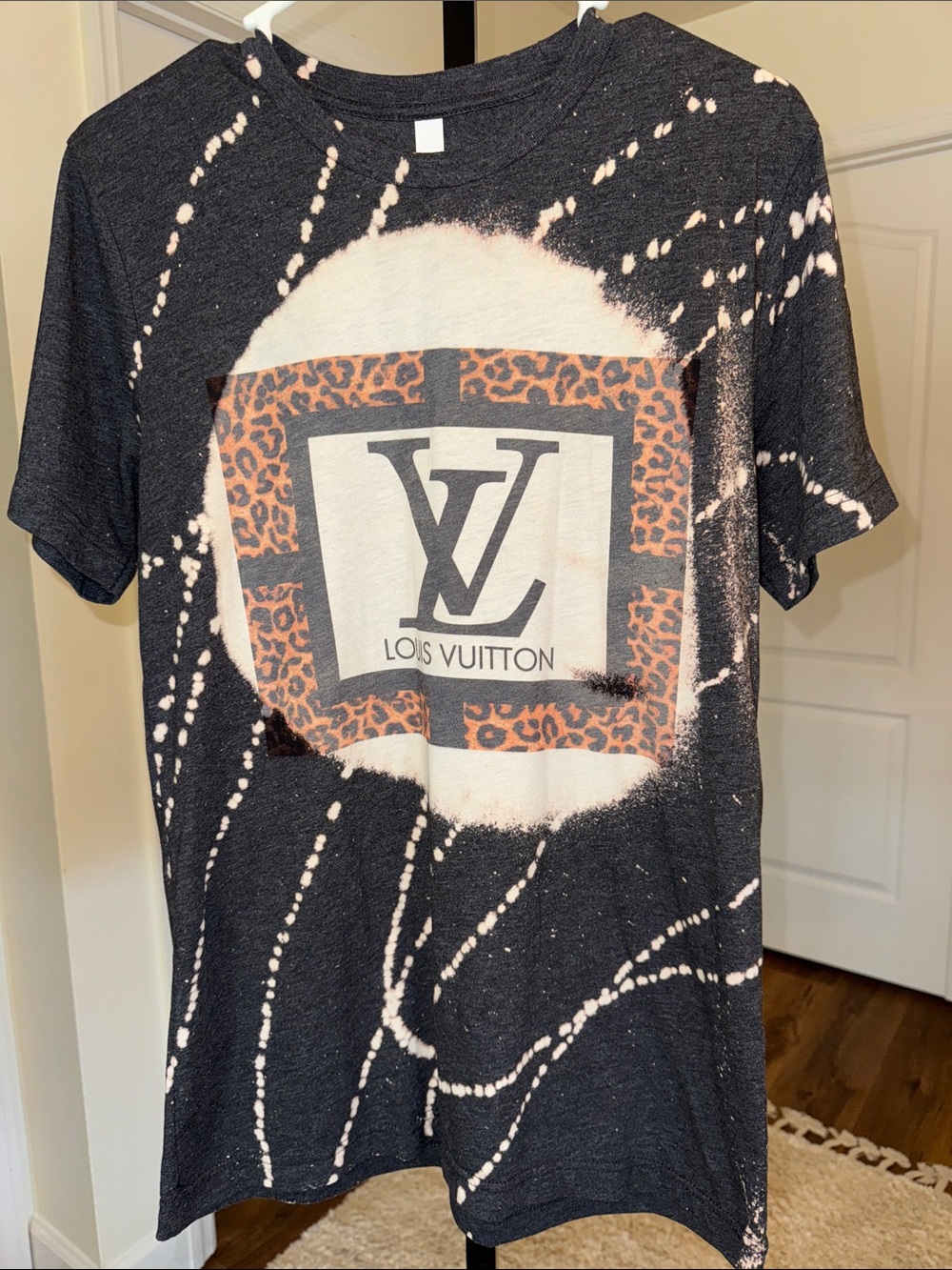 Fashion LV T-Shirt - Size M
